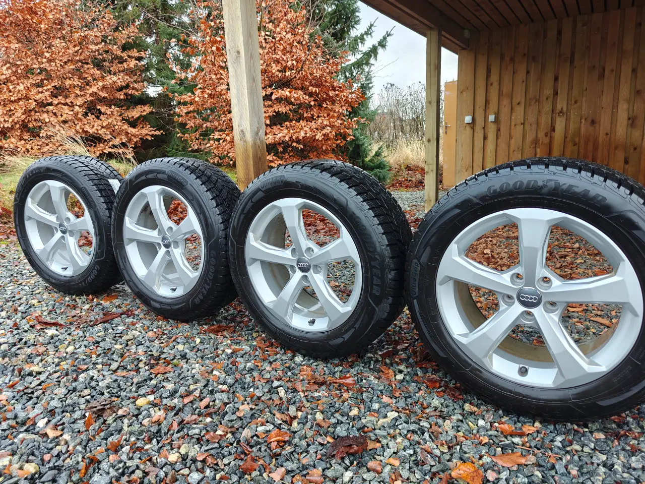 Billede 1 - Flotte originale Audi alu fælge med vinterdæk