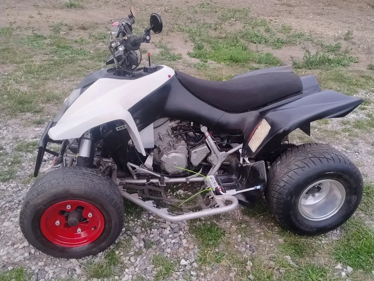 Billede 7 - Hyosung te 450 på bil plader