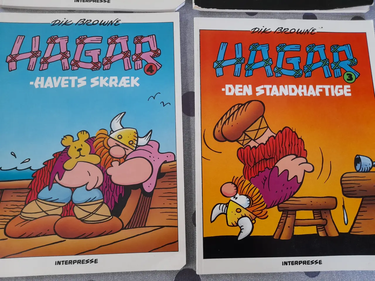 Billede 3 - HAGAR tegneserier ( 3 stk 100 kr)