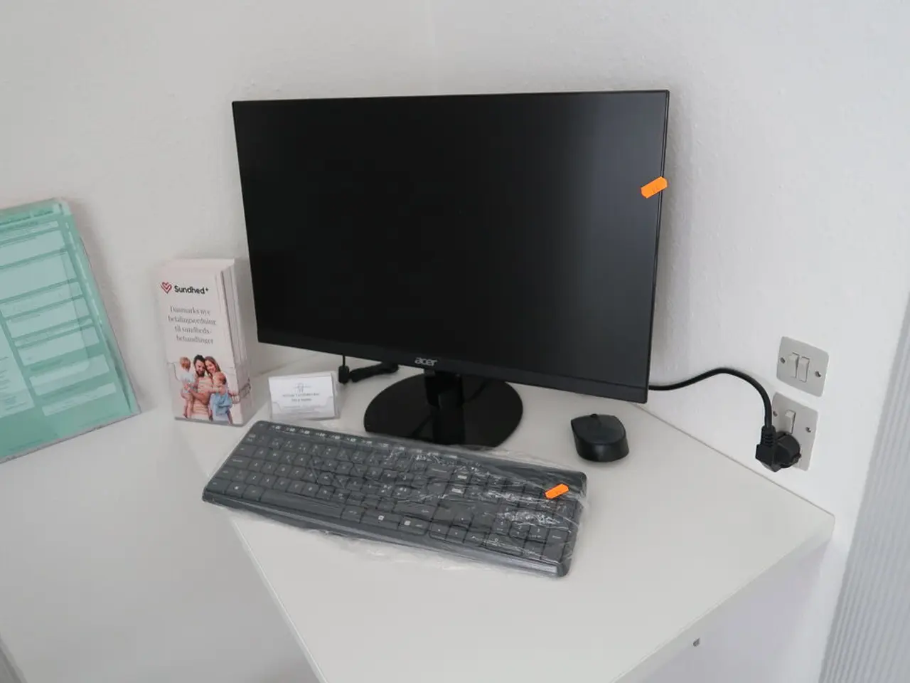 Billede 1 - Computerskærm ACER SA240Y med tastatur og mus
