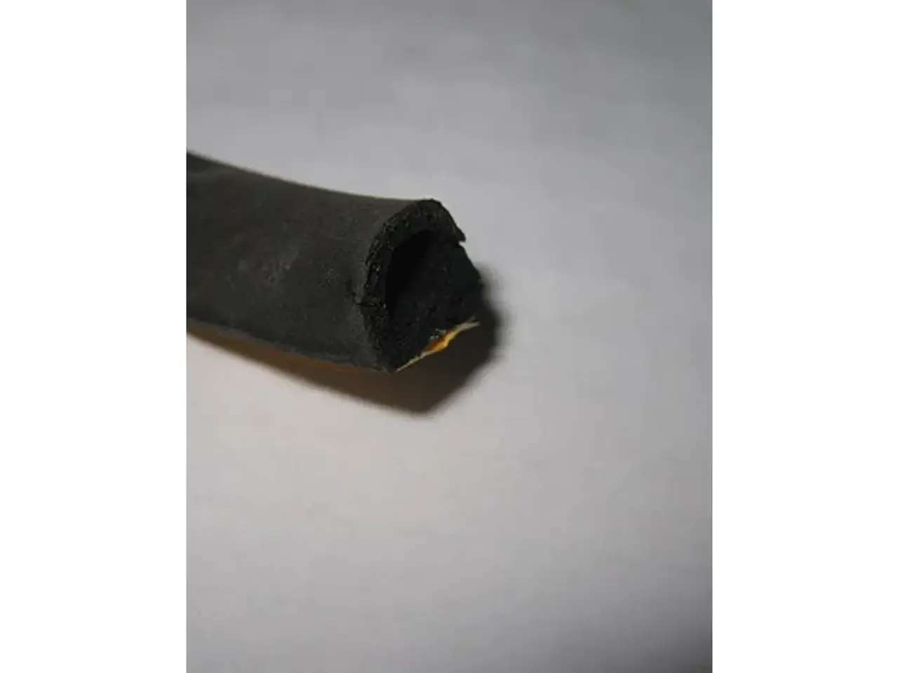 Billede 1 - Gummiliste D-Profil 12x10mm selvklæbende
