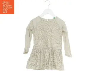 Kjole til børn med blonde detaljer fra United Colors Of Benetton (str. 98)