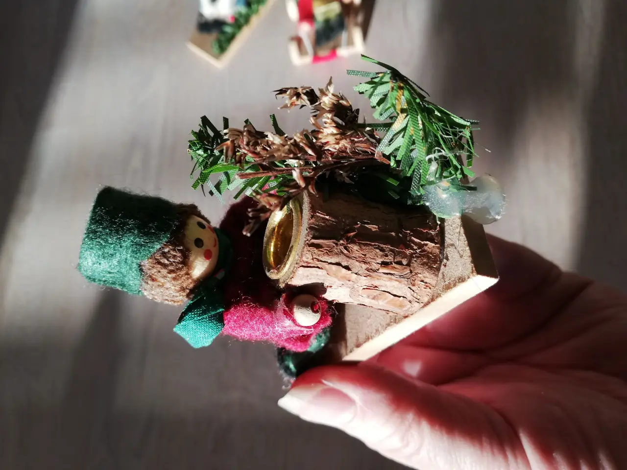 Billede 2 - Gamle jule figurer med lyseholder 3 stk.