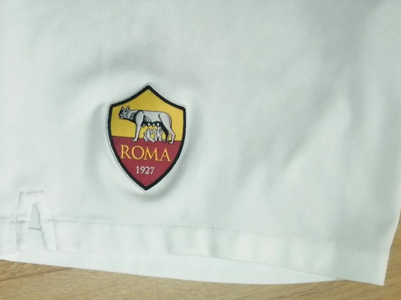 Billede 3 - A.S. ROMA SHORTS, STR. S, I FLOT STAND