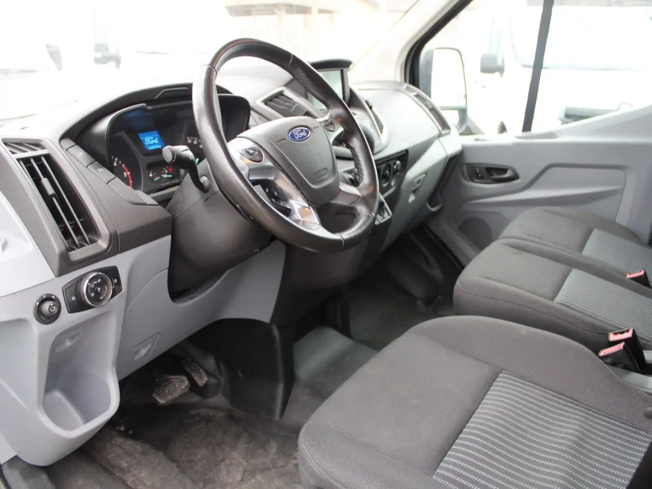 Billede 2 - Ford Transit 350 L3 Kombi 2,0 TDCi 130 Trend aut. H2 FWD