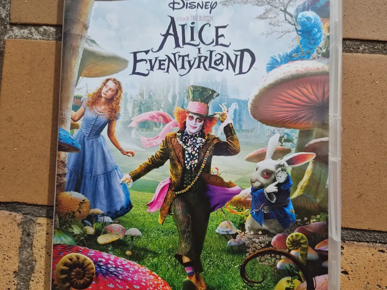 Billede 1 - Alice i eventyrland DVD med Johnny Depp