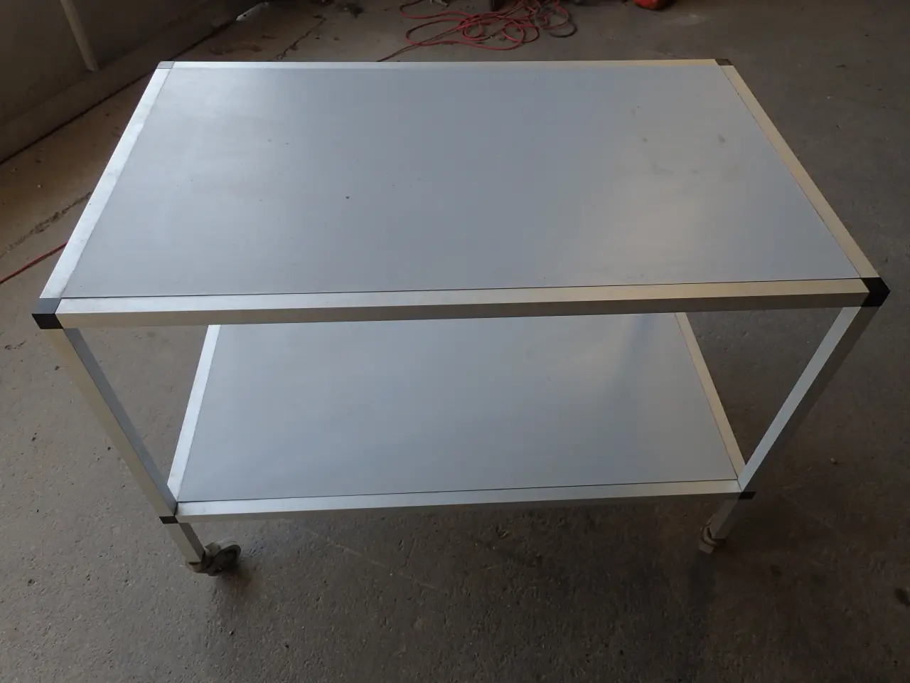 Billede 4 - Serverings/Rullebord i alu og formica.