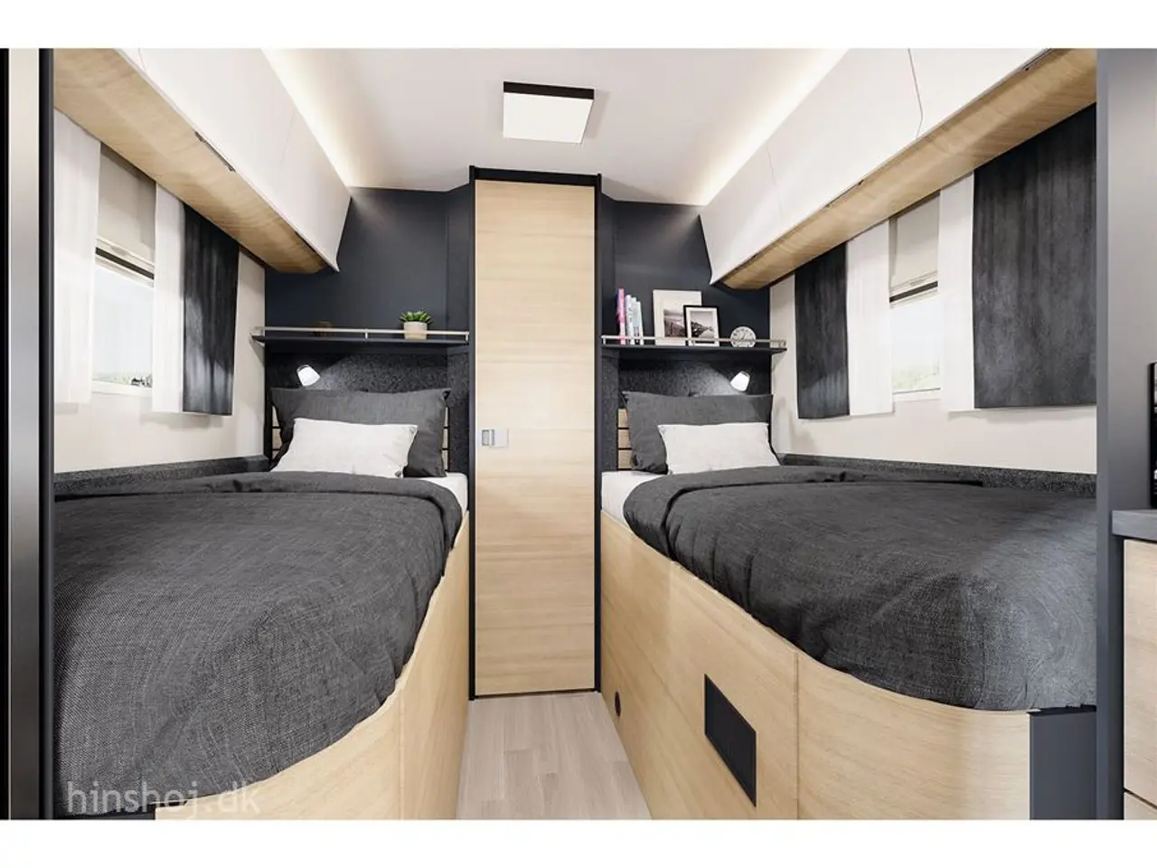 Billede 2 - 2026 - Hobby Maxia T 740 WE Aut.   Lækker Autocamper med lave enkelsenge og stort toiletrum med særskilt brusekabine fra Hinshøj Caravan.