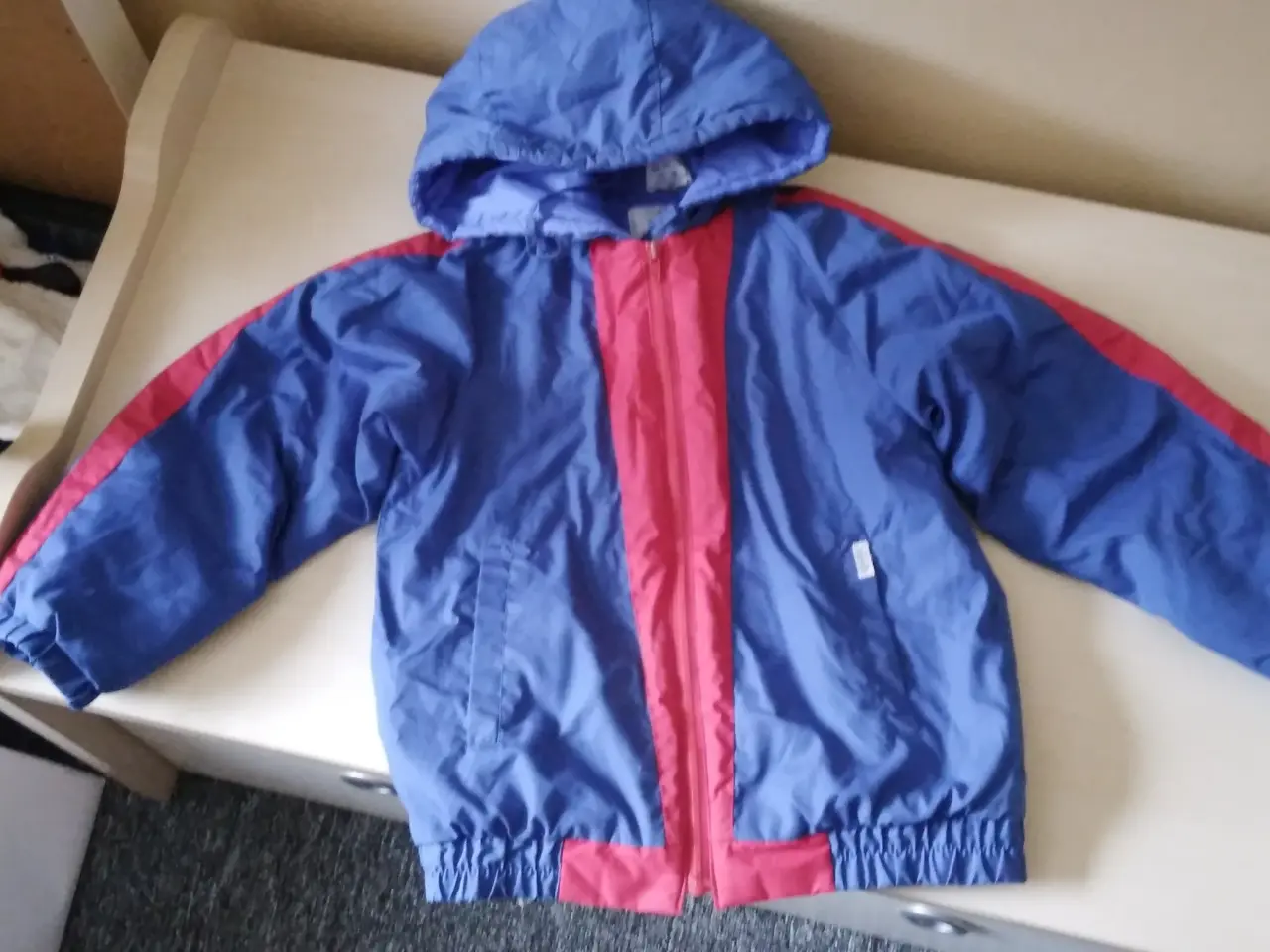 Billede 3 - jakke str. 120 som ny