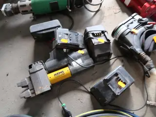 Akku axialpresse REMS 573008 med 2 stk. Batterier og 2 stk. Ladere