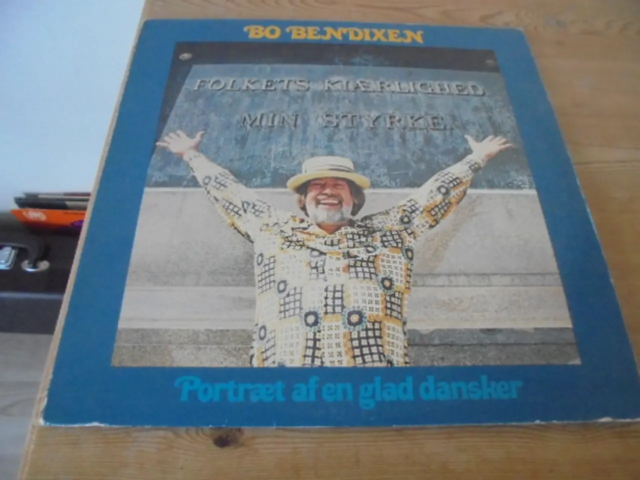 Billede 1 - LP: Bo Bendixen – Portræt Af En Glad Dansker