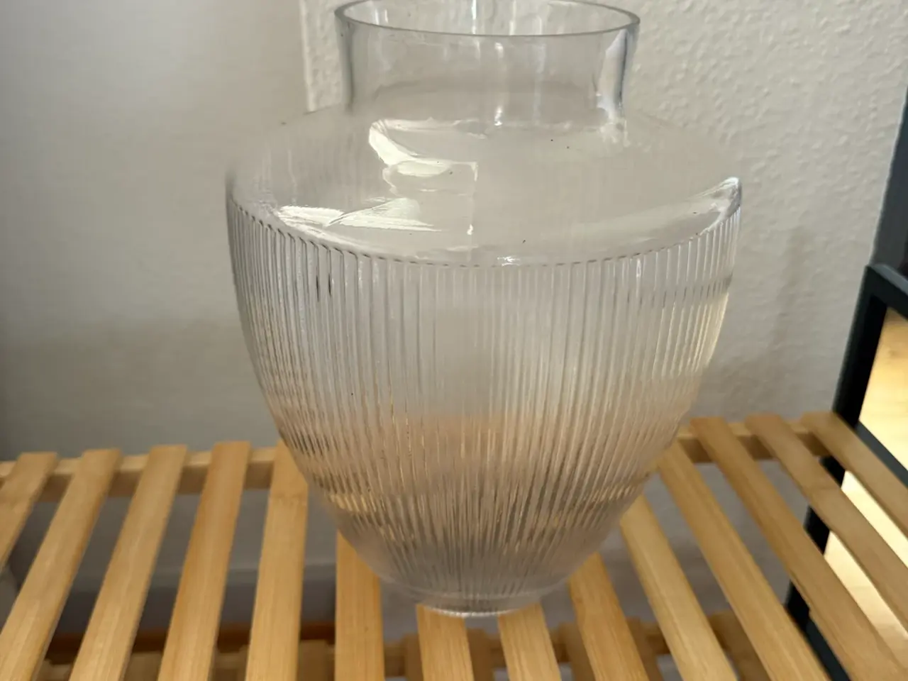 Billede 1 - Flot riflet glasvase