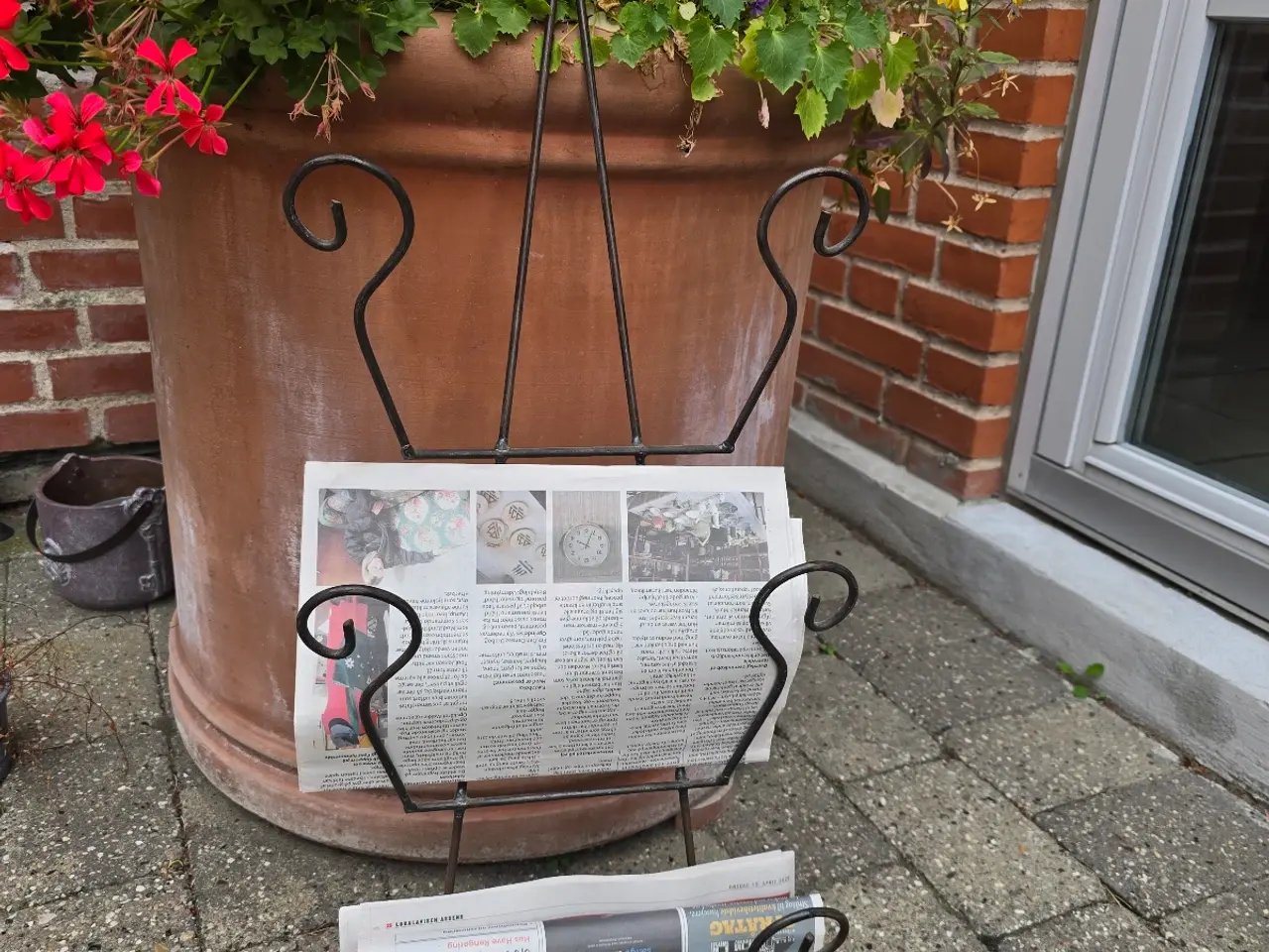 Billede 1 - Avis holder til ophæng , Magasiner ,blade