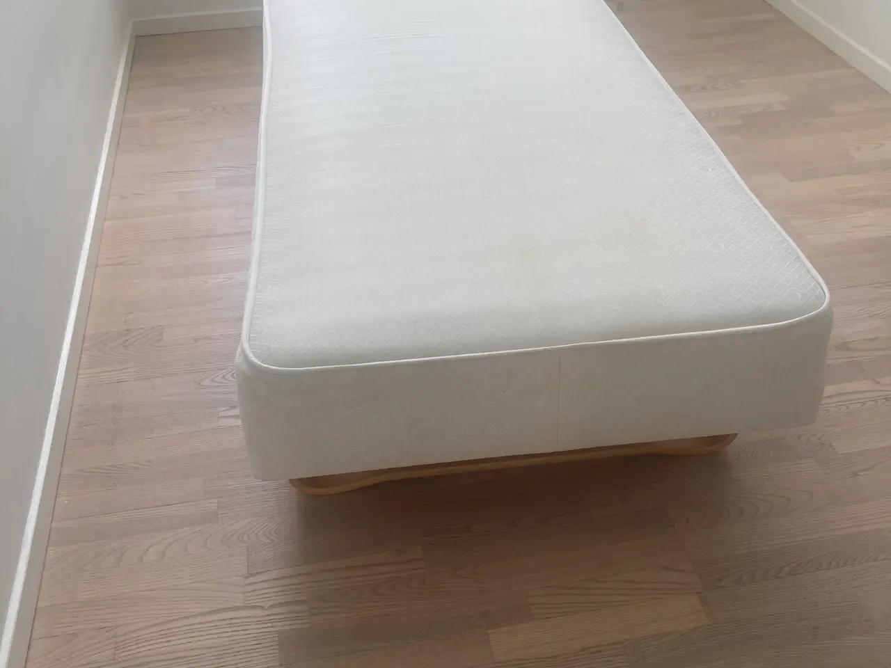 Billede 1 - Boksmadras 90 x 200