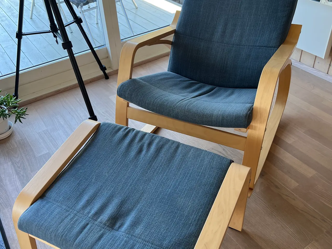 Billede 1 - Lænestol med gyngefunktion; Ikea’ “Poäng”.