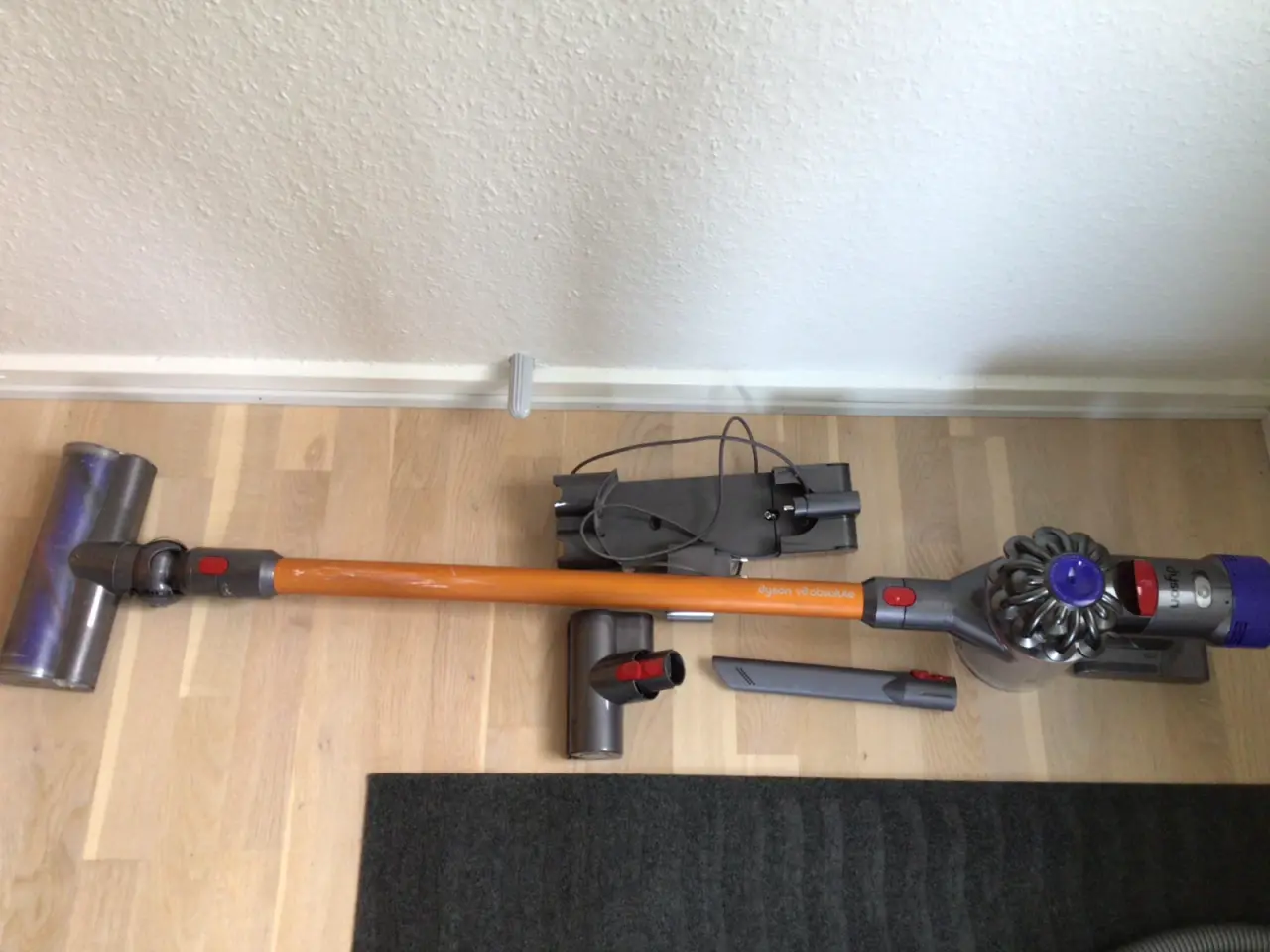 Billede 1 - Dyson støvsuger V8