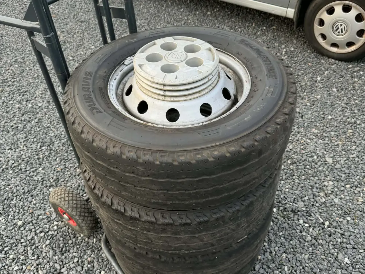 Billede 1 - 13" Fiat Stålfælge med helårsdæk