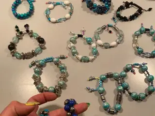 Nye knyttede armbånd