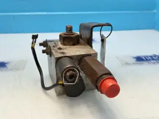 Dronningborg D7500 Hydraulikventil 45110038