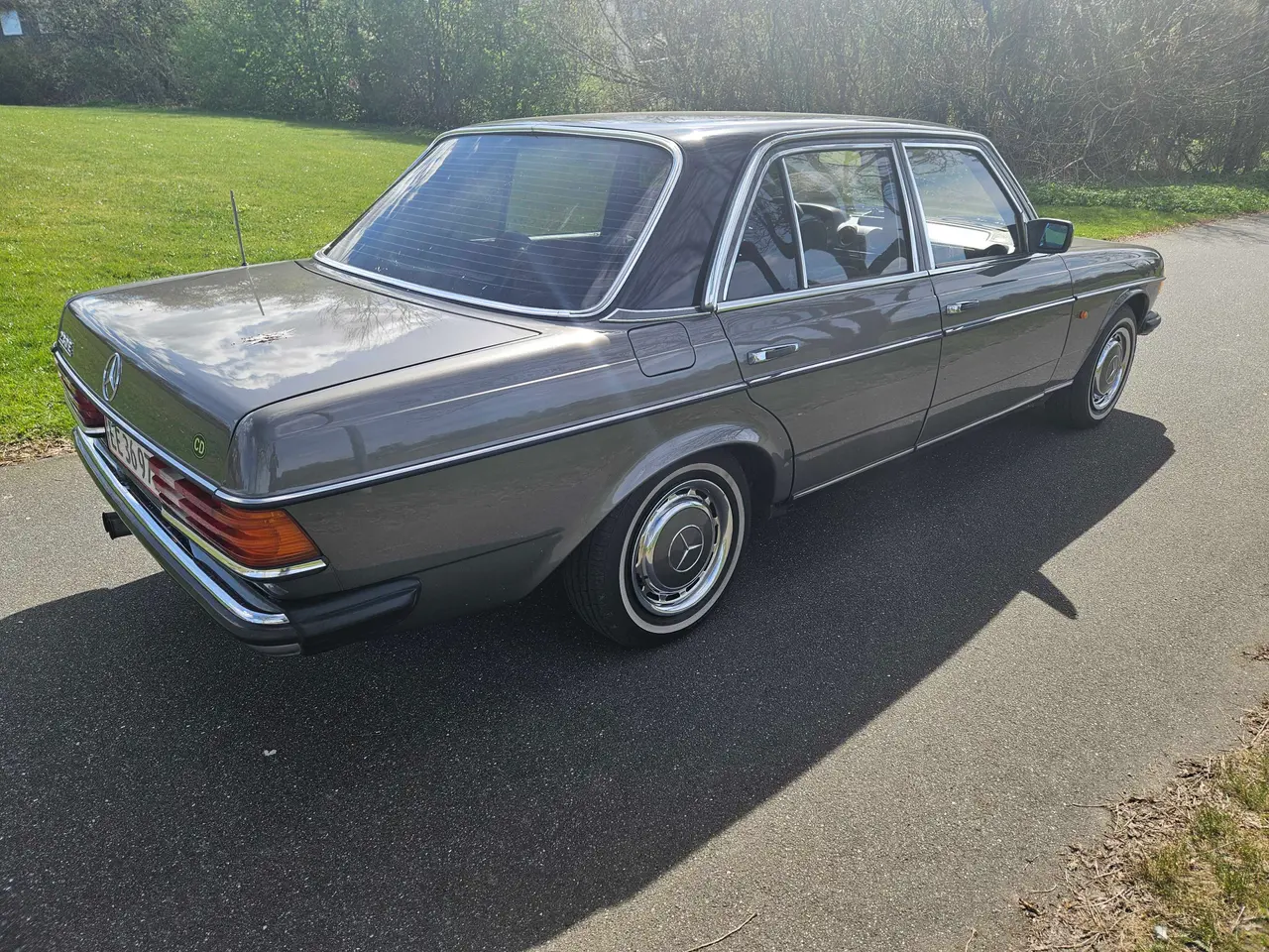 Billede 4 - Mercedes-Benz W123 2.3E veteran