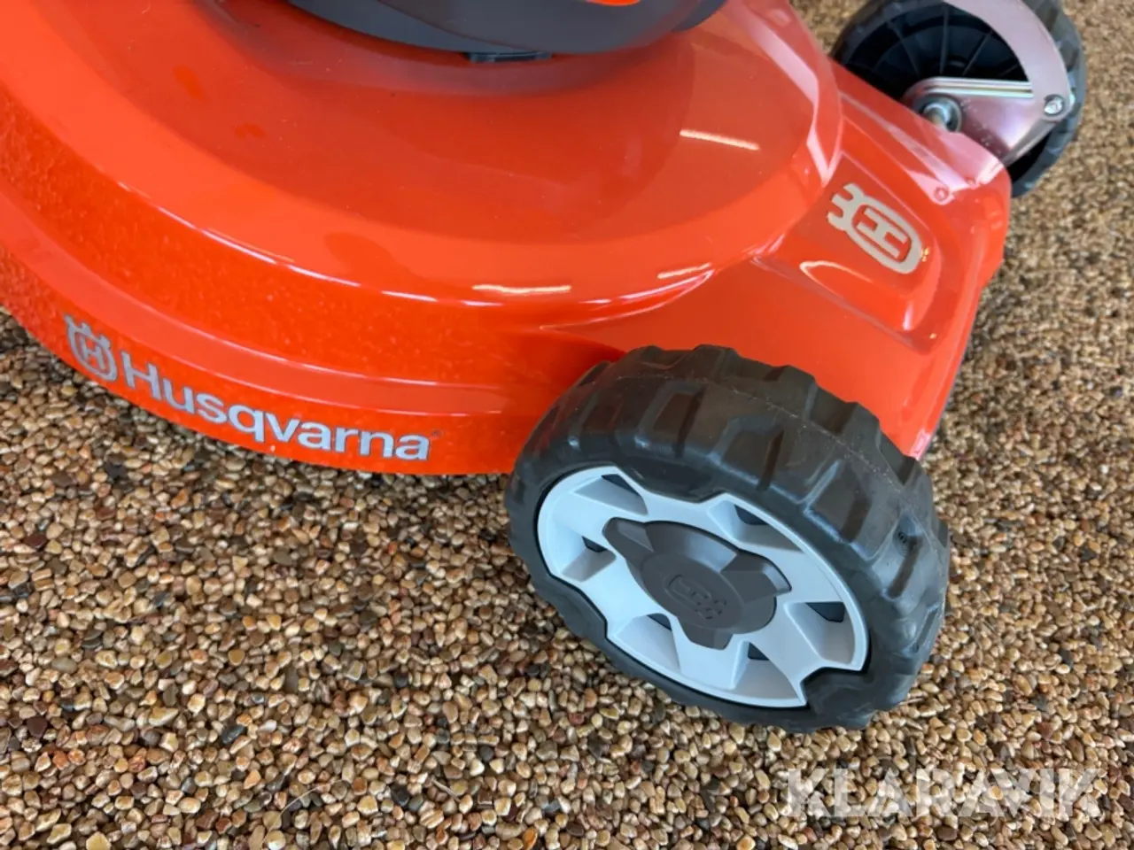 Billede 3 - Græsslåmaskine Husqvarna LC247i 1 styk