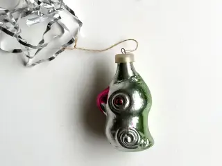 Vintage ornament, papegøje, lysegrøn m lilla næb