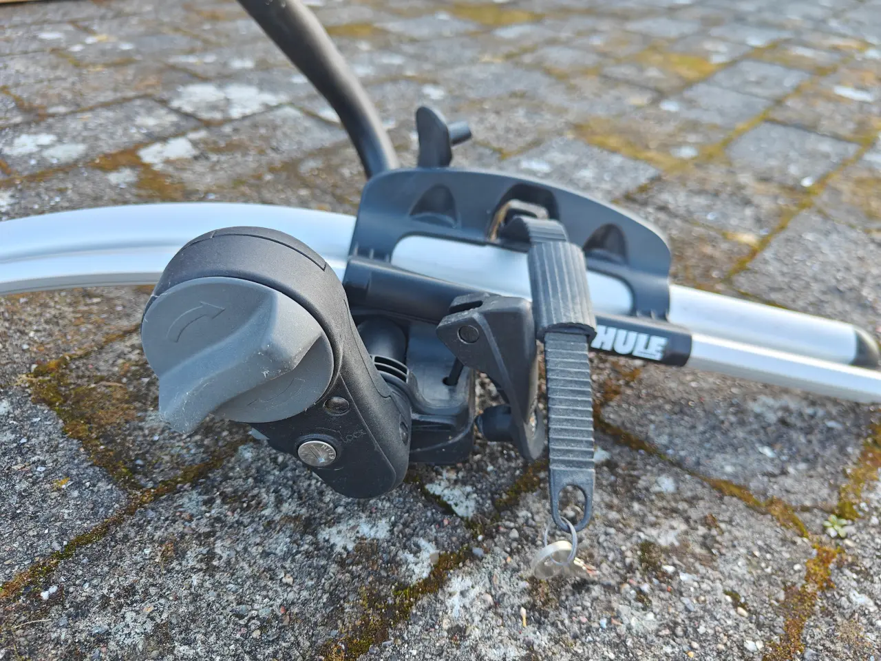 Billede 3 - Thule cykelholder til tagbøjler
