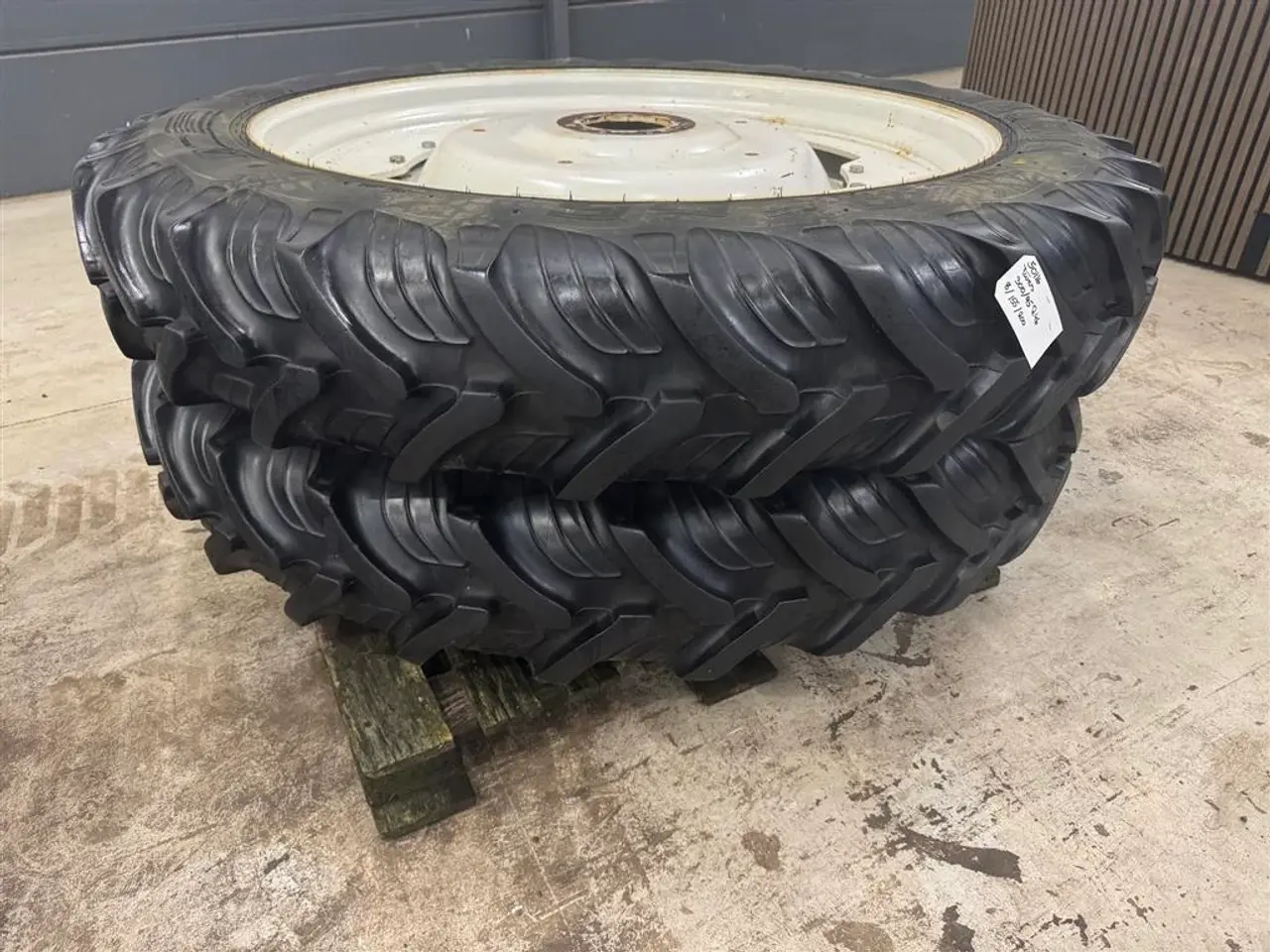 Billede 1 - Taurus 300/95R46-270/95K32