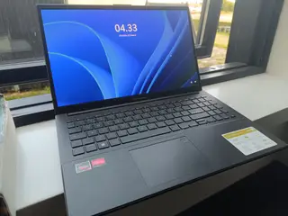 Asus Vivobook go 15 - 15.6" OLED bærbar, AMD Ryzen