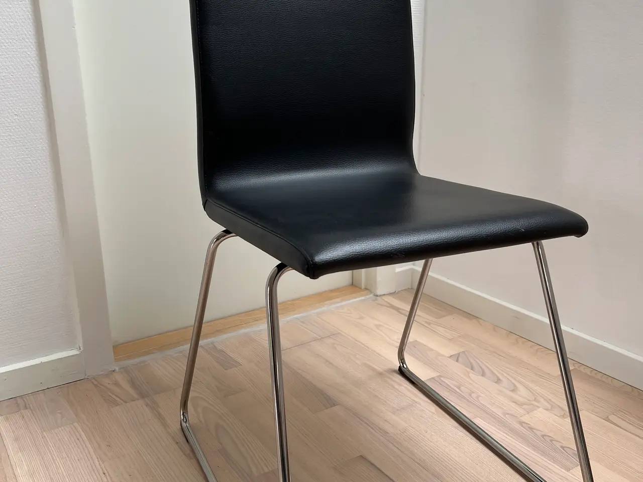 Billede 3 - Spisebord med 10 spisebordsstole