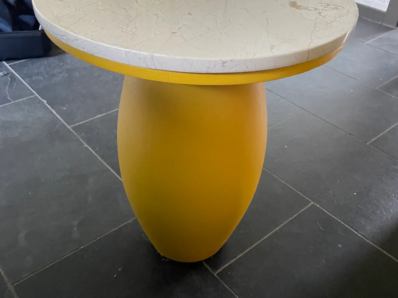 Billede 3 - Sidebord massiv træ og marmor