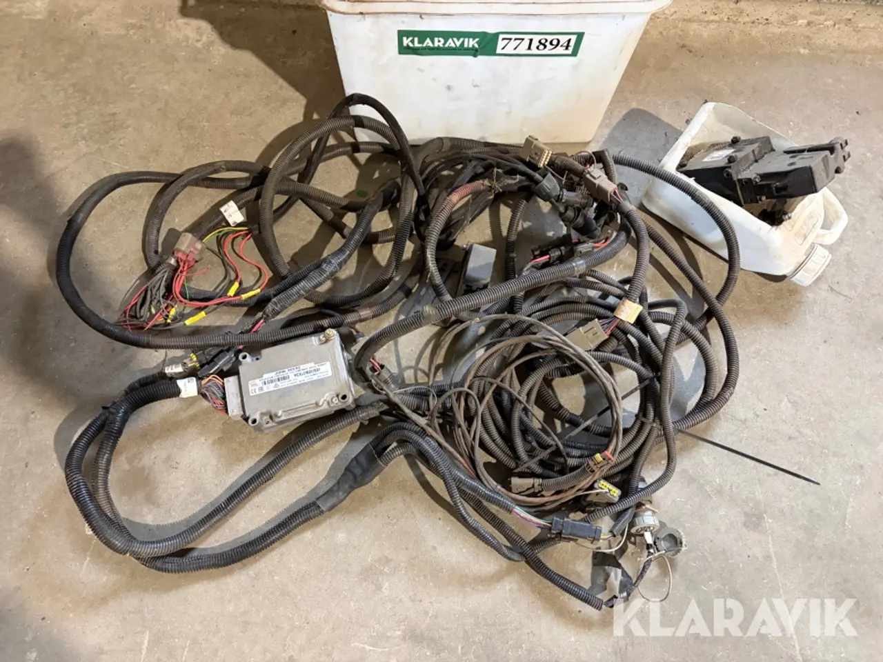 Billede 1 - Aktiv Redskabsstyring John Deere Application Controller 1100 med ventilblok