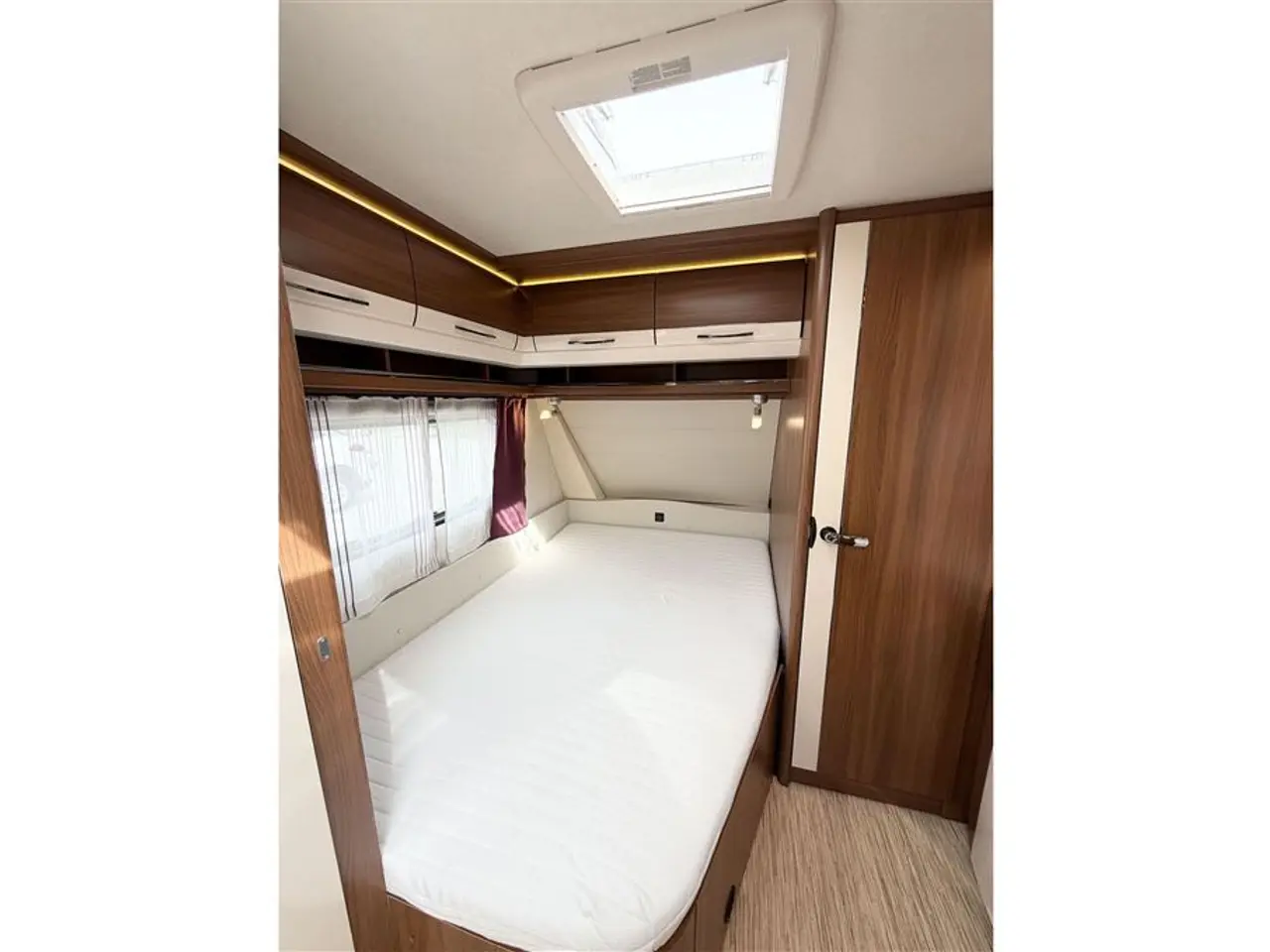 Billede 13 - 2015 - Hobby Excellent 495 UFe   Franskseng-Mover-Telt