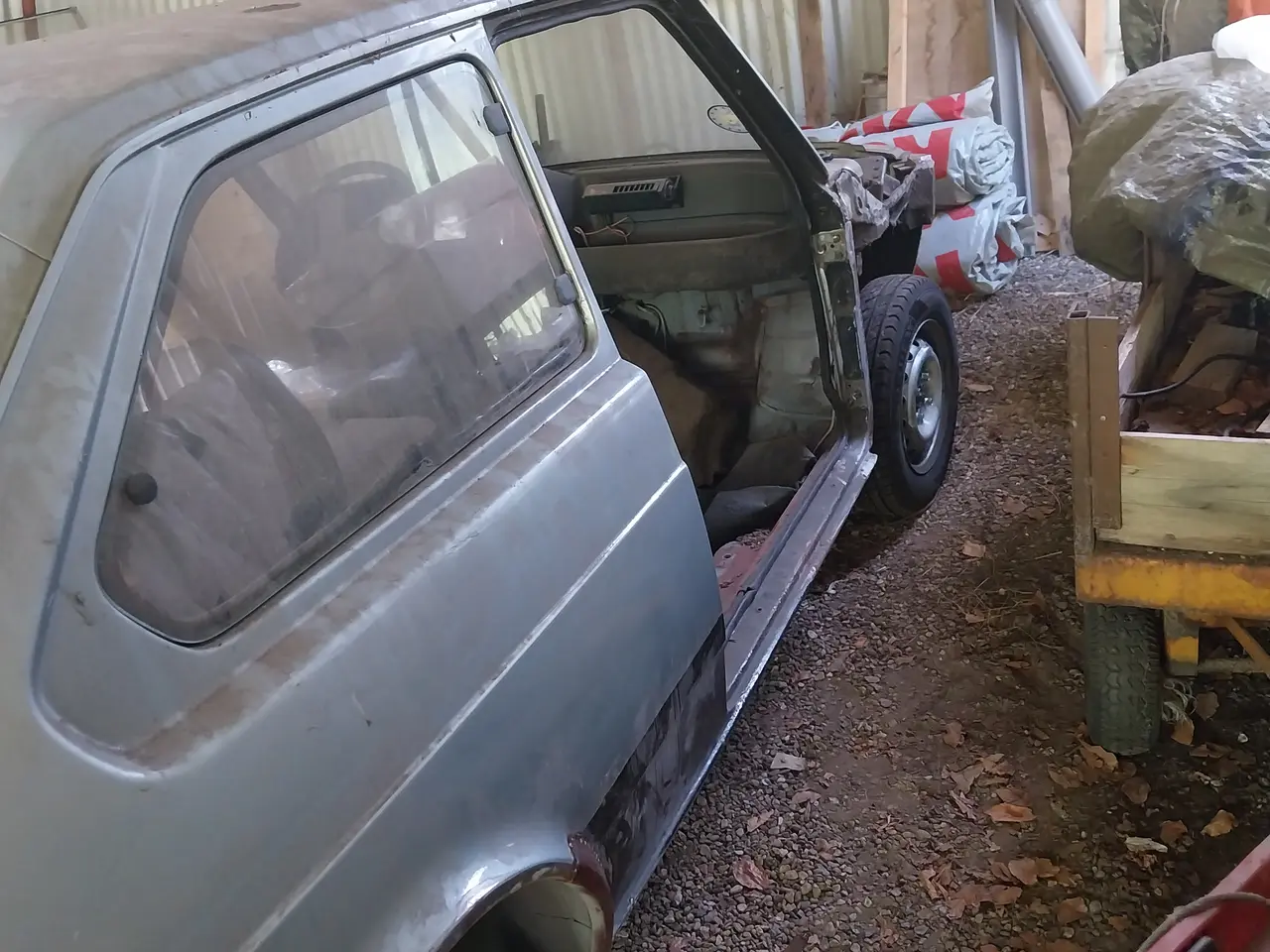 Billede 3 - Fiat 127 med mange nye reservedele.