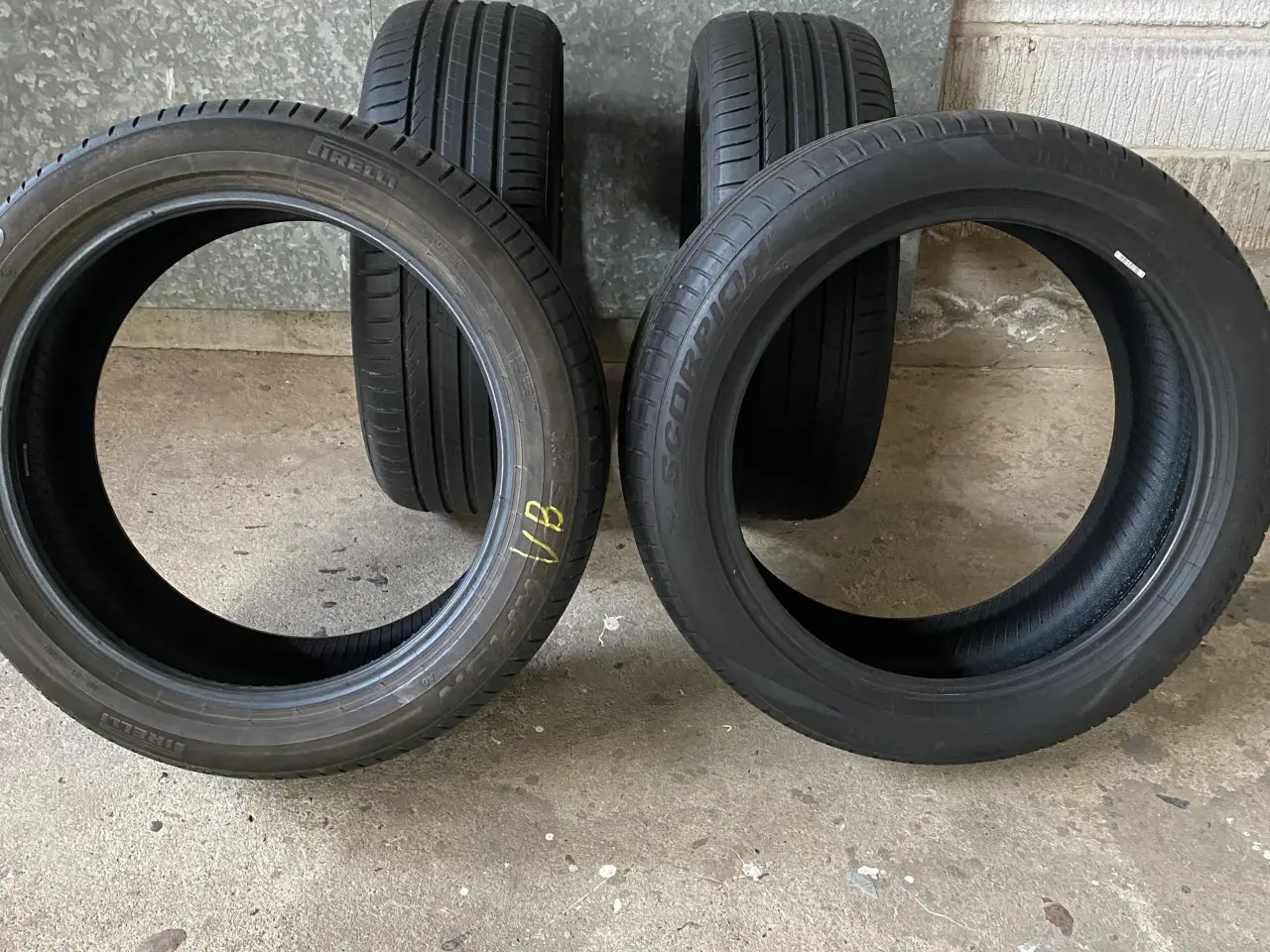 Billede 1 - Pirelli sommerdæk har været monteret på Audi q4