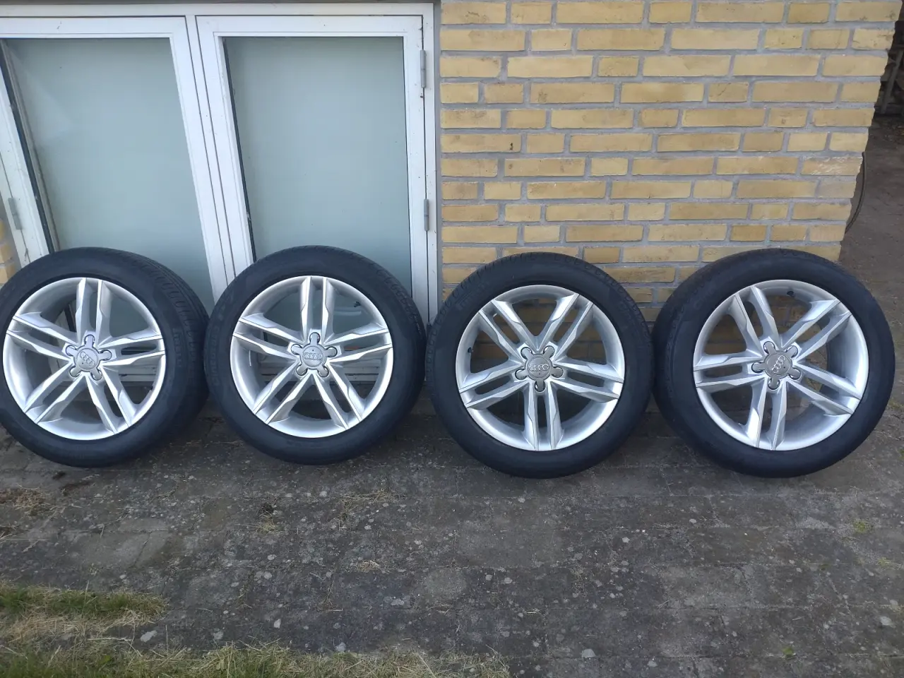 Billede 3 - Alufælge med gode sommerdæk 17 tommer