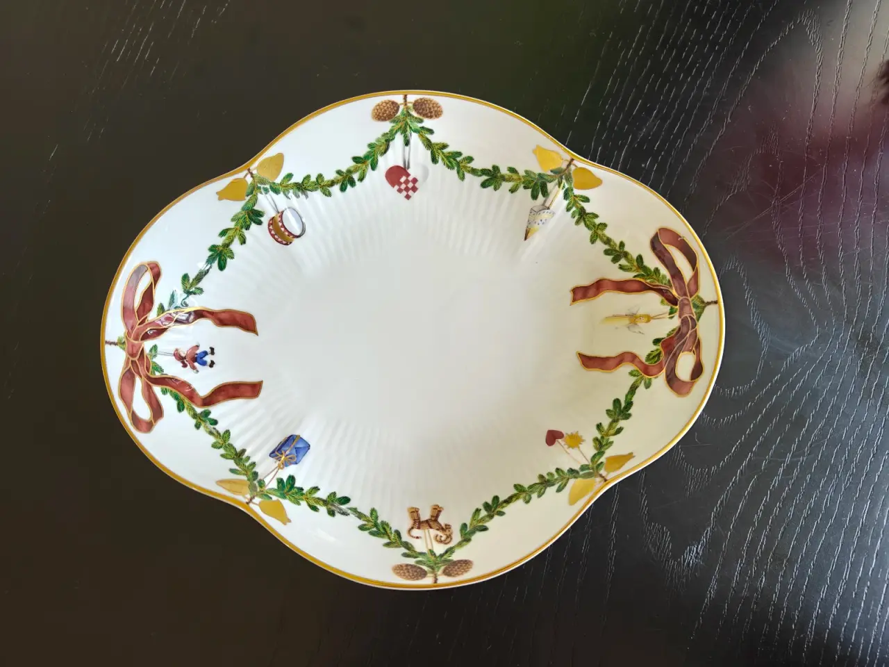 Billede 4 - Royal Copenhagen Stjerne Riflet Jul serveringsfad 