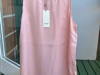 Ubrugt - lang rosa top uden ærmer, viskose str M