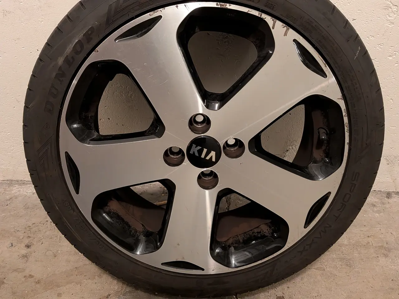 Billede 3 - 4 stk. Kia Rio 17" alufælge med næsten ny dæk