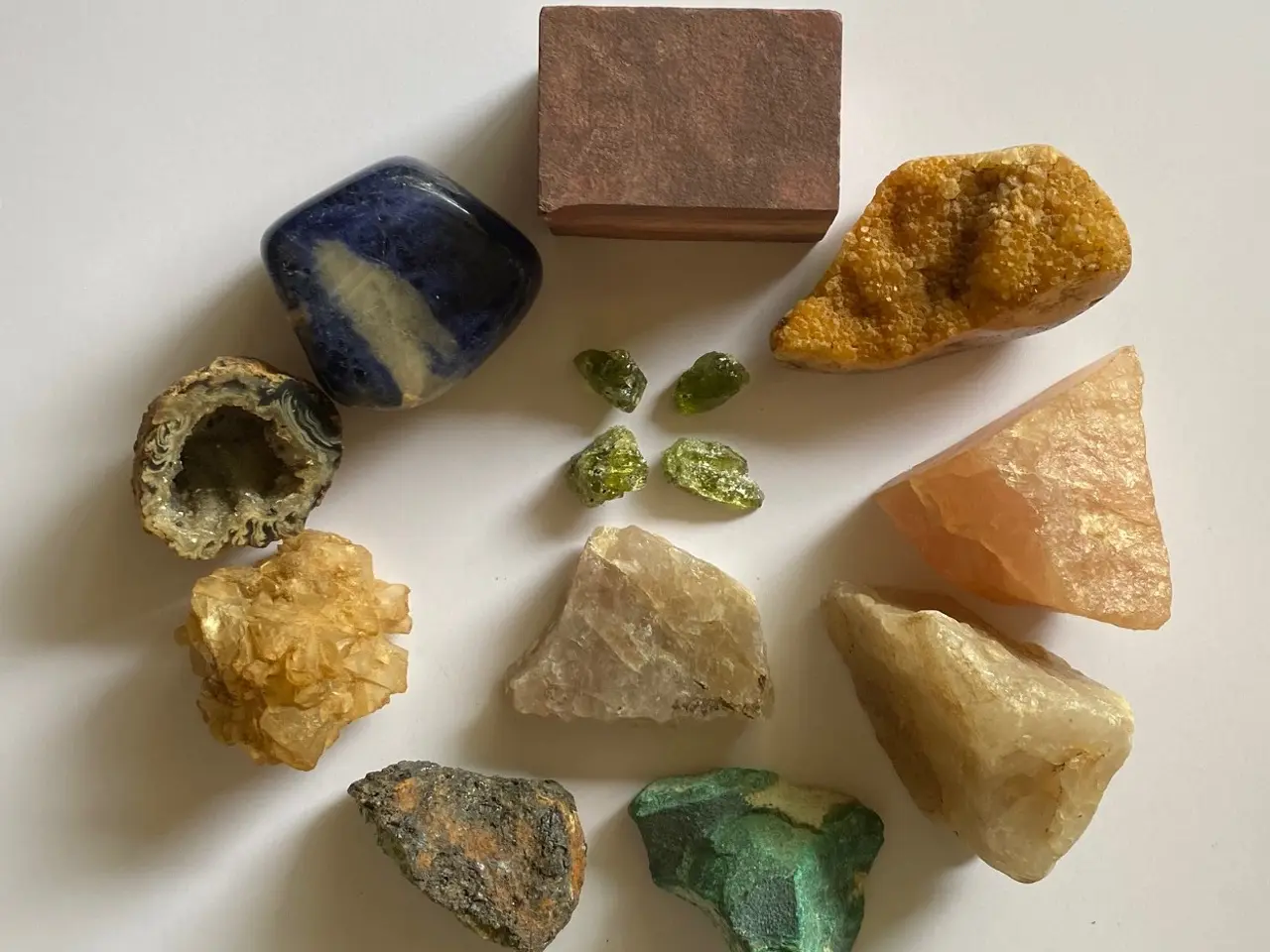 Billede 1 - Samling på 4 stk. mini samt 10 stk. geode, kryst.