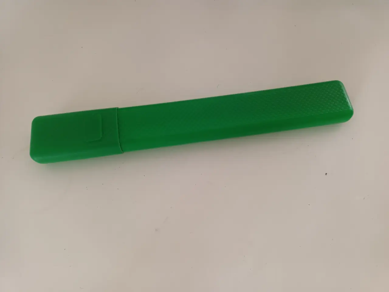 Billede 2 - Grøn plast opbevaring af strikkepinde
