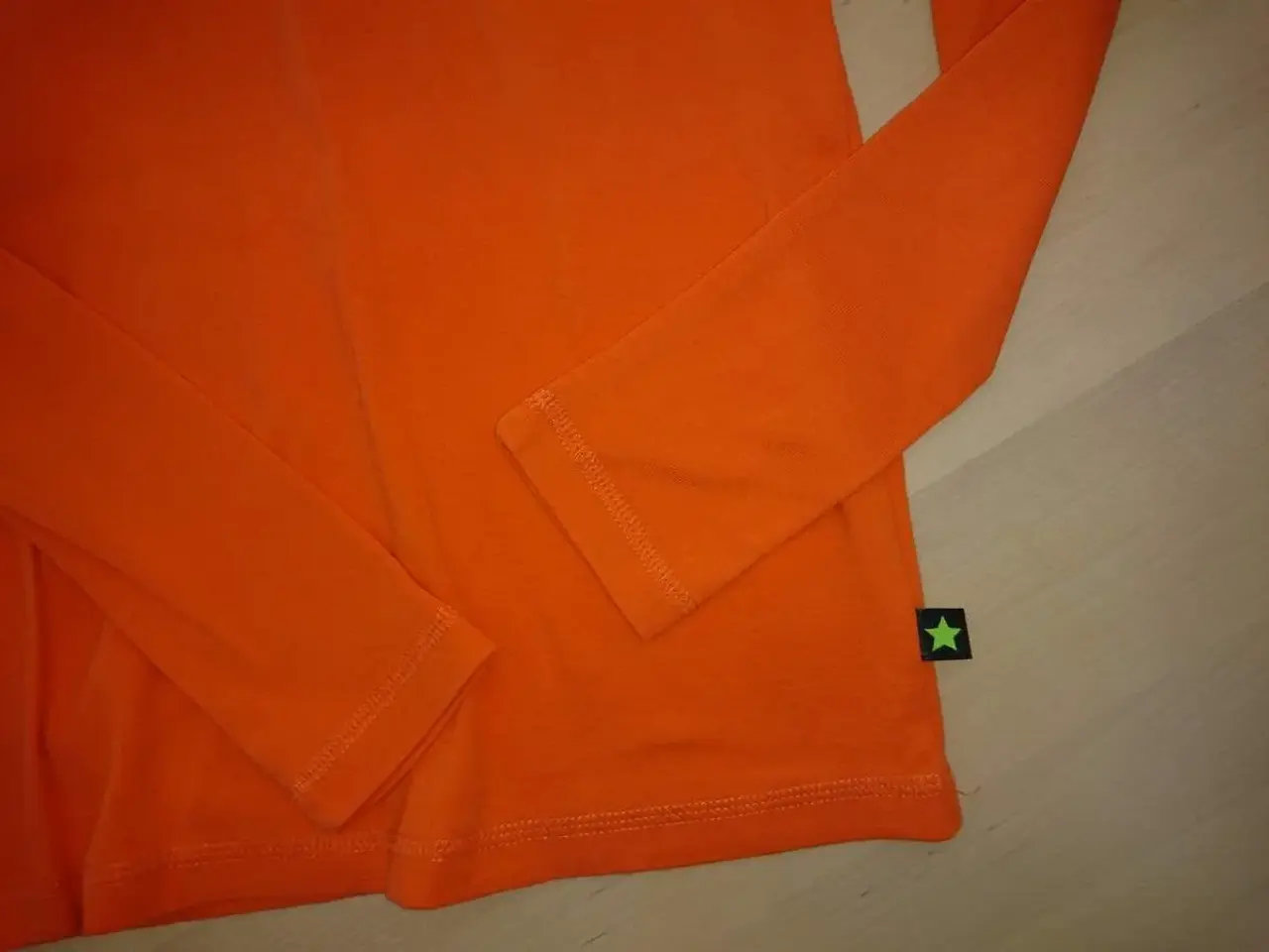 Billede 2 - Ny Molo "Must have" bluse. Str.146/152