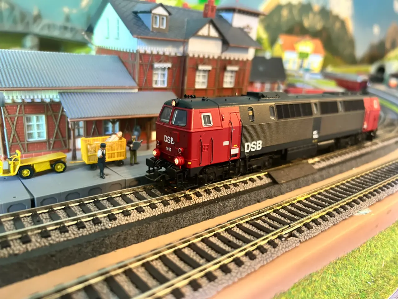 Billede 6 - Modeltog DSB DIESELLOKOMOTIV ROCO MZ RØD-SORT
