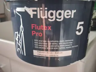 KØBES: Flügger Flutex PRO 5 i råhvid