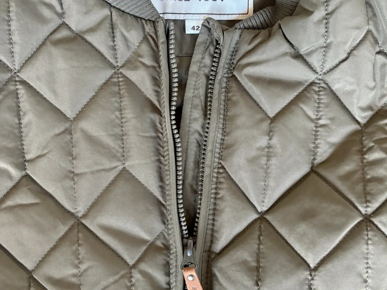 Billede 2 - Vest - Str. 42