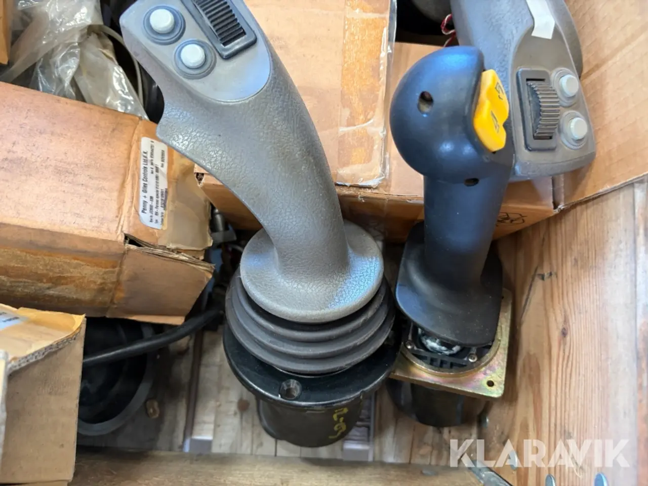 Billede 5 - Diverse joystick til maskiner - cirka 15 styk