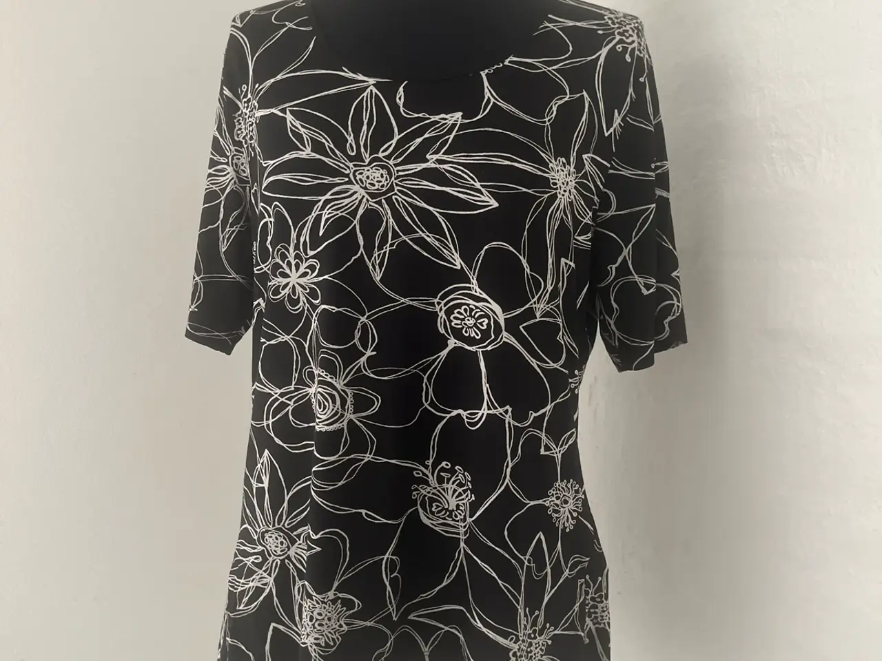 Billede 1 - T-shirt str.38