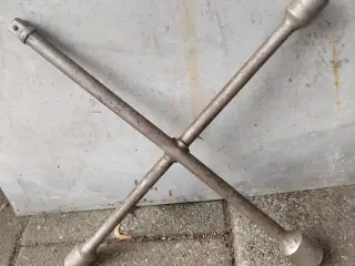 Krydsnøgle, stor med 3 faste og 3/4" firkant.