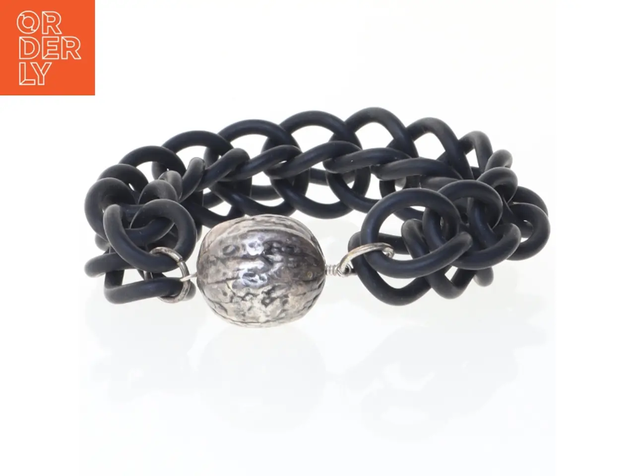 Billede 1 - Sort armbånd med metalperle (str. Ø 6 cm)