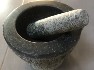 Granit morter 16 cm.høj